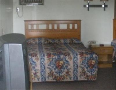 фото отеля Edge O' The Woods Motel