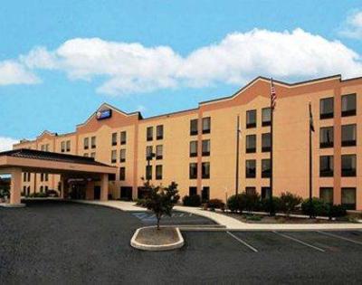 фото отеля Comfort Inn & Suites - York