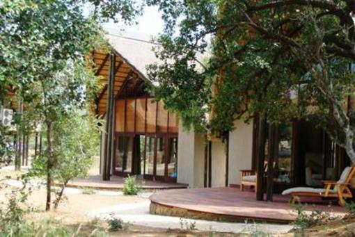 фото отеля Morokolo Game Lodge