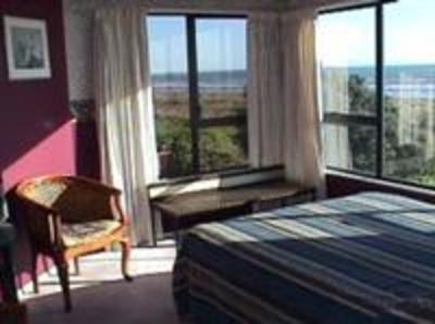 фото отеля Beachfront Kapiti Bed & Breakfast Paraparaumu