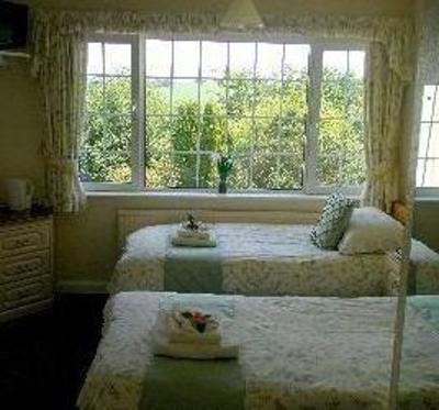 фото отеля Dovers House B&B Looe