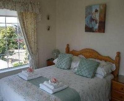 фото отеля Dovers House B&B Looe