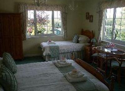 фото отеля Dovers House B&B Looe