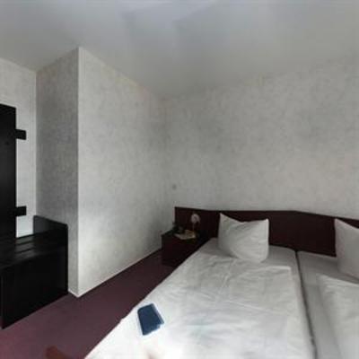 фото отеля Hotel Goldener Lowe Triebes