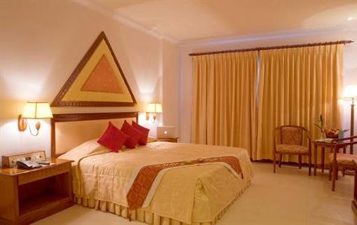 фото отеля Angkor Holiday Hotel