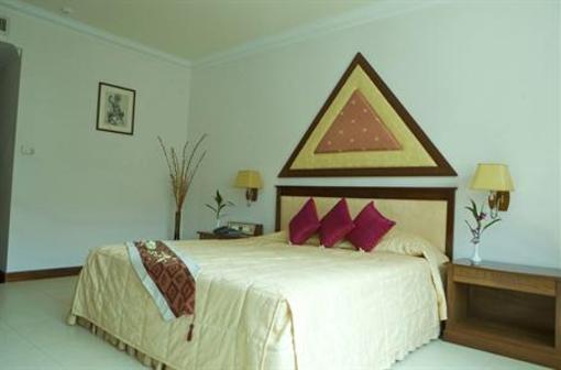 фото отеля Angkor Holiday Hotel