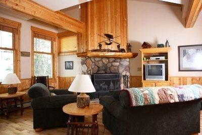фото отеля Cove Point Lodge