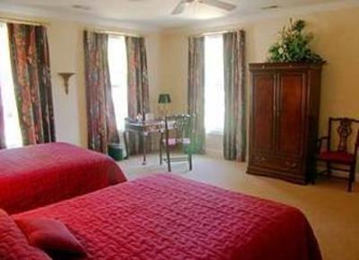 фото отеля Govenors Club Cottages Chapel Hill