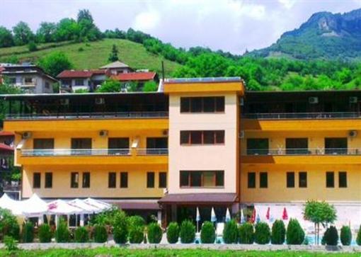фото отеля Family Hotel Enica