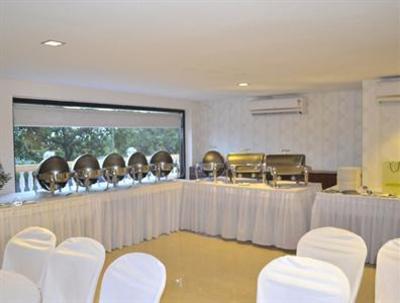 фото отеля The Queeny Hotel