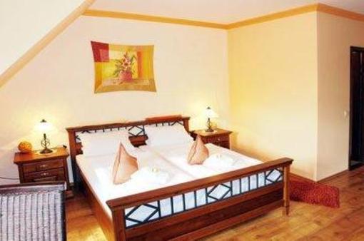 фото отеля Landhotel Lindenhof Grevenbroich