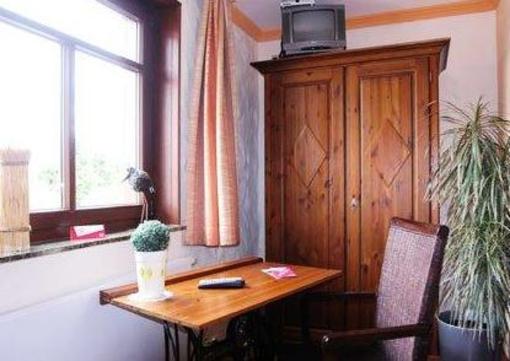 фото отеля Landhotel Lindenhof Grevenbroich