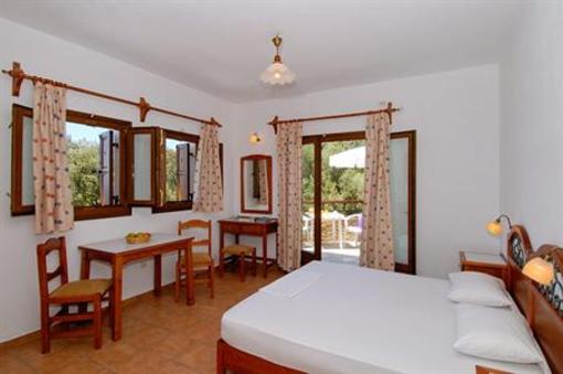 фото отеля Diplomats Holidays Hotel
