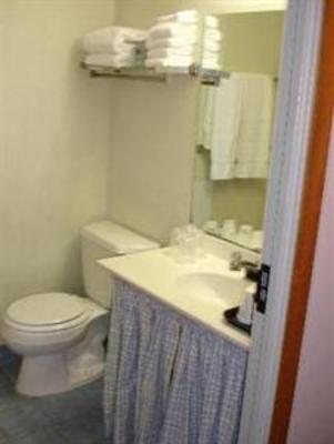 фото отеля New Harmony Inn