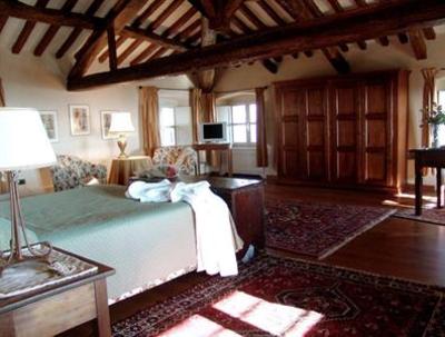 фото отеля Castello Di Razzano Hotel Alfiano Natta