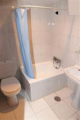 фото отеля Hostal Mediterraneo Torre del Mar