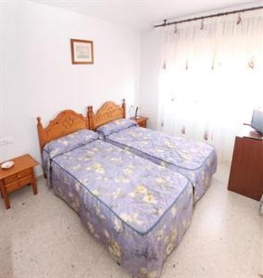 фото отеля Hostal Mediterraneo Torre del Mar