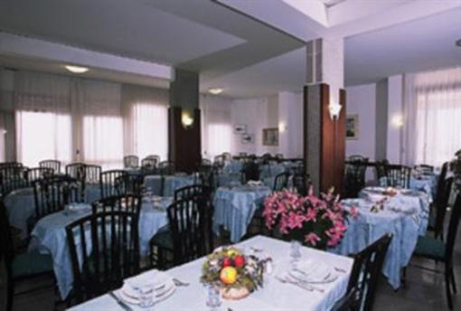 фото отеля Hotel La Bussola Jesolo