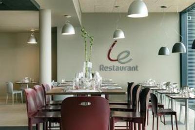 фото отеля Campanile Paris Ouest-Nanterre-La Defense