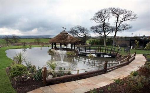 фото отеля Crossbutts Stable Restaurant with Courtyard Rooms