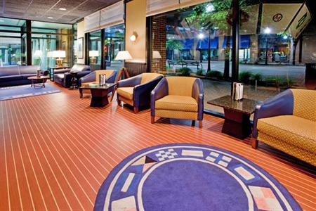 фото отеля Crowne Plaza Hampton Marina