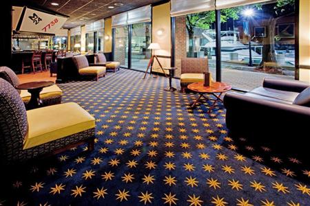 фото отеля Crowne Plaza Hampton Marina