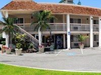 Caravelle Inn & Suites