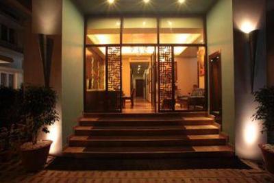 фото отеля Lake View Residences Bangalore