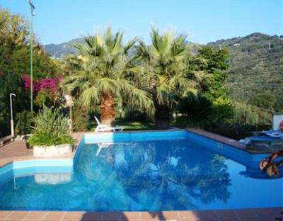 фото отеля Agriturismo Le Rocche San Piero Patti