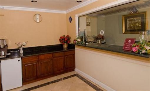 фото отеля The Regency Inn & Suites, Downey