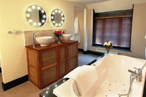 фото отеля The White Hart Hotel Welwyn