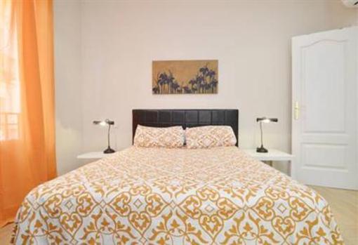 фото отеля Santa Ana Sevilla Apartamentos