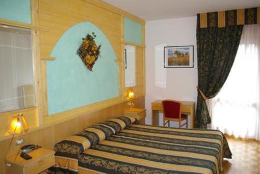 фото отеля Hotel Dal Bon Andalo