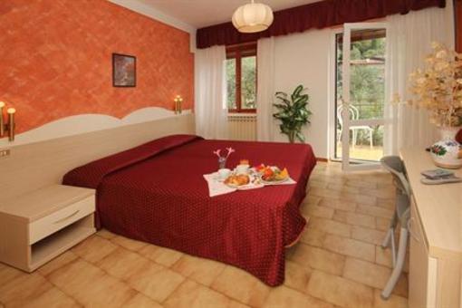 фото отеля Hotel Augusta Garni