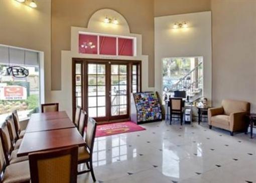 фото отеля Econo Lodge Inn & Suites Fallbrook