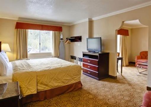 фото отеля Econo Lodge Inn & Suites Fallbrook