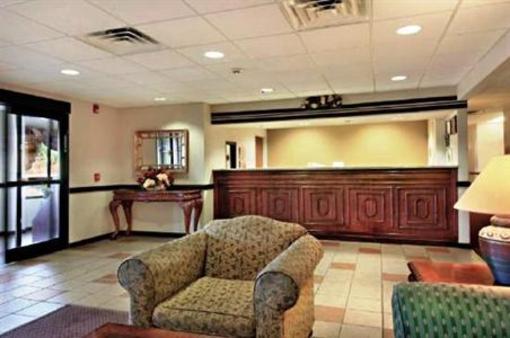 фото отеля Red Roof Inn Hendersonville