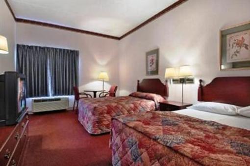 фото отеля Red Roof Inn Hendersonville