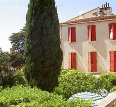 фото отеля Hotel Les Orangers Hyeres