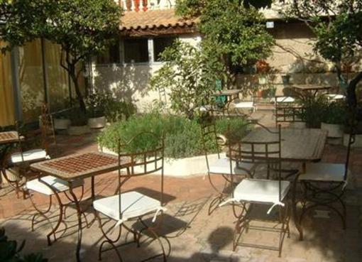 фото отеля Hotel Les Orangers Hyeres
