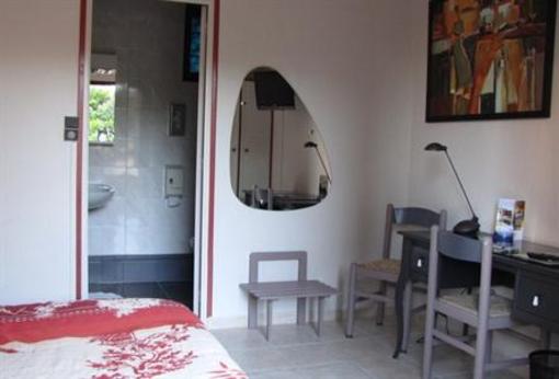 фото отеля Hotel Les Orangers Hyeres
