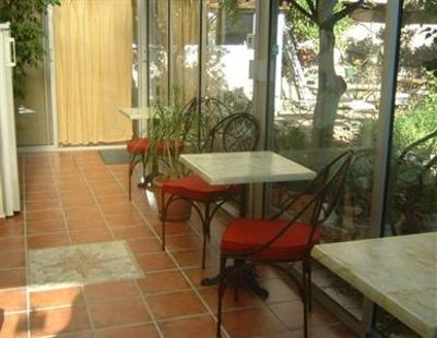 фото отеля Hotel Les Orangers Hyeres
