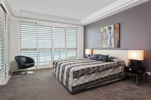 фото отеля Mint Broadbeach - Carmel by the Sea