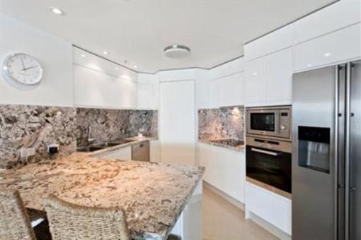 фото отеля Mint Broadbeach - Carmel by the Sea