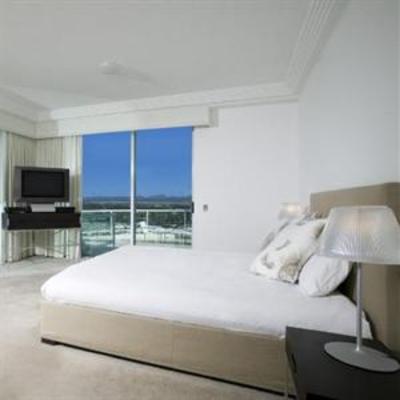 фото отеля Mint Broadbeach - Carmel by the Sea