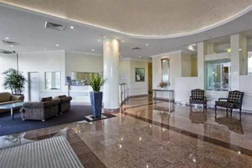 фото отеля Mint Broadbeach - Carmel by the Sea