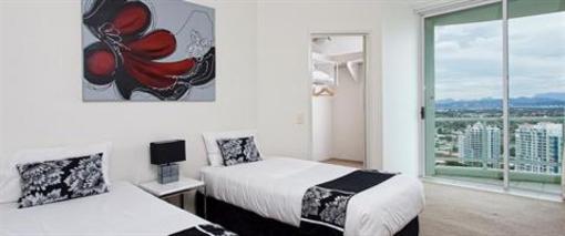 фото отеля Mint Broadbeach - Carmel by the Sea