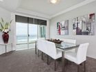 фото отеля Mint Broadbeach - Carmel by the Sea