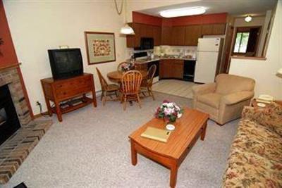 фото отеля Tamarack & Mirror Lake, a Festiva Resort