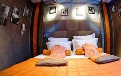 фото отеля Logis Le Rocher Blanc Hotel Albaret-Sainte-Marie